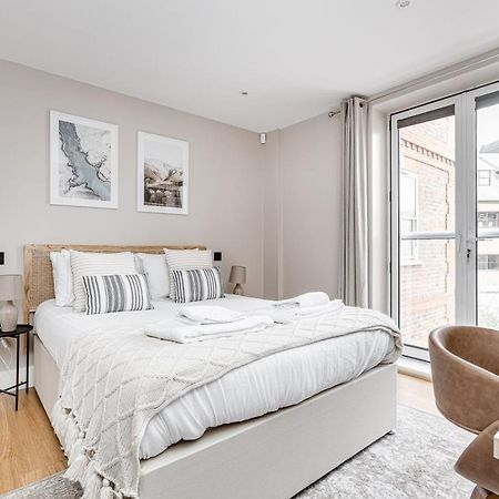 Charming 1 Bedroom Apt , Town Centre, Wifi, Free Parking By Tent Serviced Apartments Staines-upon-Thames Zewnętrze zdjęcie