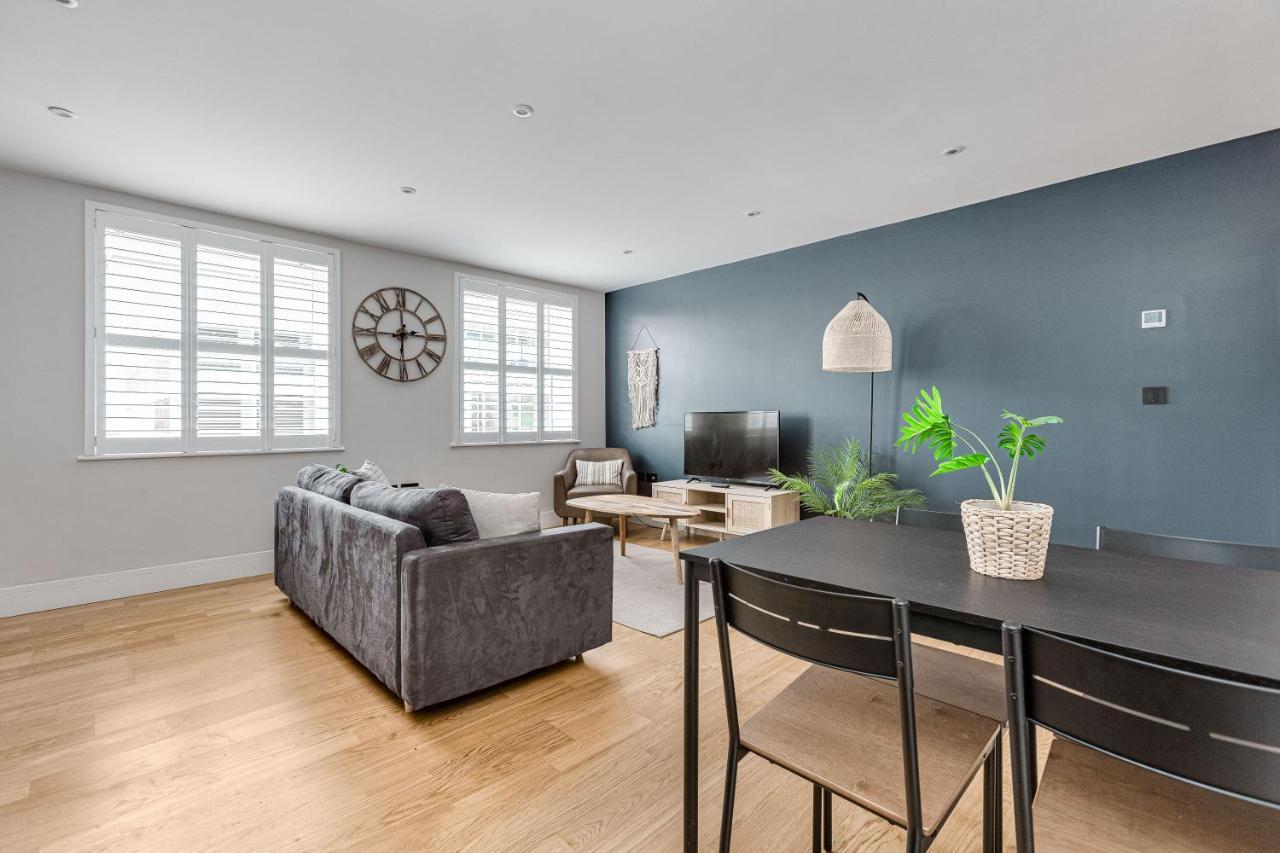 Charming 1 Bedroom Apt , Town Centre, Wifi, Free Parking By Tent Serviced Apartments Staines-upon-Thames Zewnętrze zdjęcie