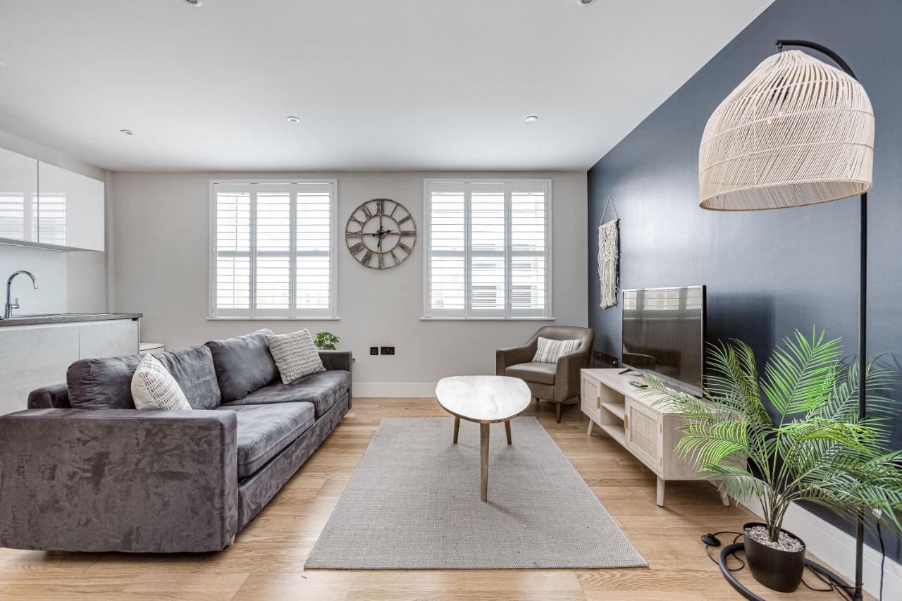 Charming 1 Bedroom Apt , Town Centre, Wifi, Free Parking By Tent Serviced Apartments Staines-upon-Thames Zewnętrze zdjęcie